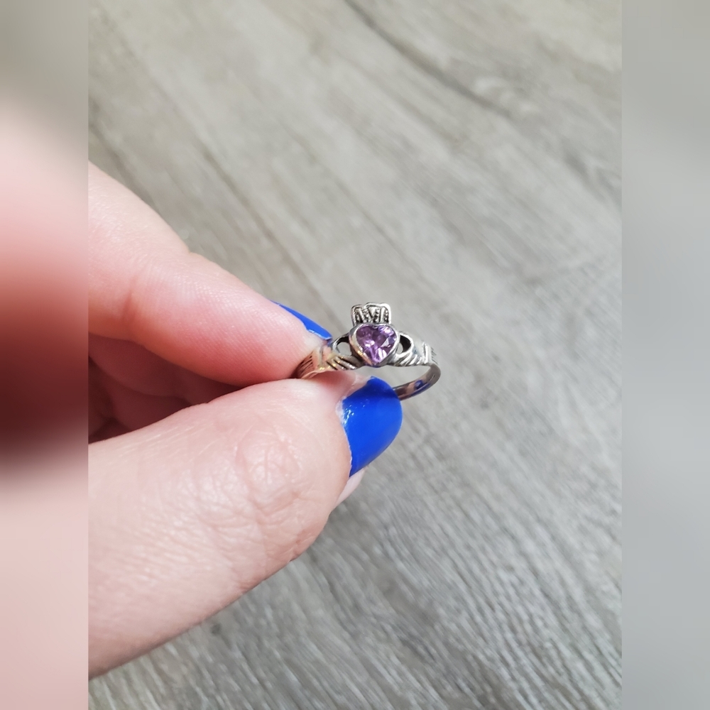 Elegant Silver Ring with Purple Gemstone